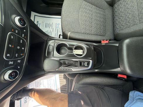 Used 2024 Chevrolet Equinox LT w/ Driver Convenience Package image 19