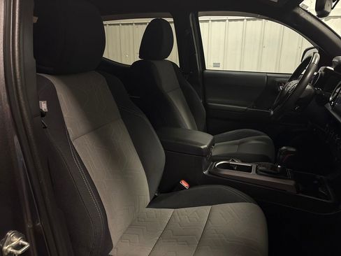 Used 2020 Toyota Tacoma TRD Off-Road image 29