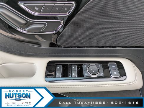 New 2026 Lincoln Aviator 2WD image 17