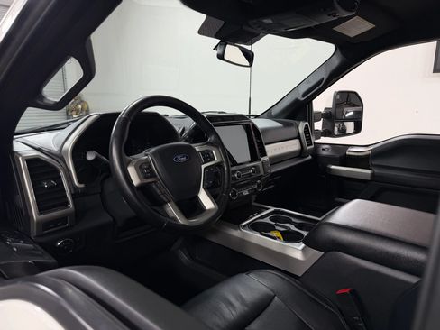 Used 2022 Ford F250 Lariat w/ Lariat Ultimate Package AWD/4WD image 13