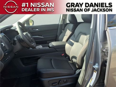 New 2026 Nissan Pathfinder SL w/ Cargo Package FWD image 23