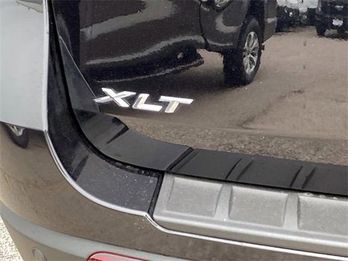 Used 2023 Ford Explorer XLT w/ Equipment Group 202A image 5