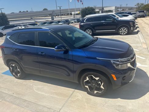 Used 2026 Kia Seltos EX FWD image 4