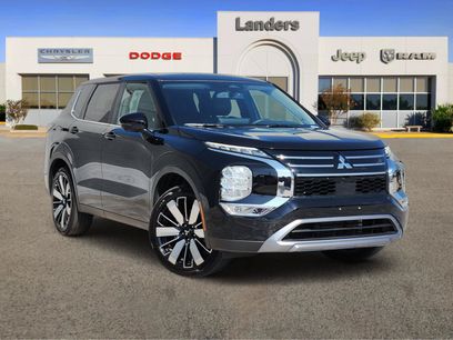Used 2025 Mitsubishi Outlander SE