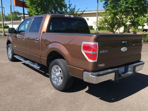 Used 2011 Ford F150 XLT w/ XLT Chrome Pkg RWD image 5