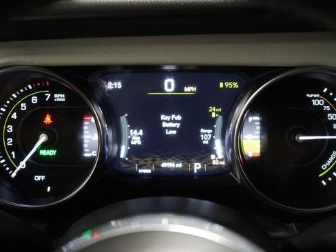 Used 2023 Jeep Wrangler Unlimited Sahara AWD/4WD image 13
