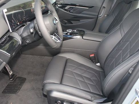 New 2026 BMW 530i xDrive w/ Executive Package image 19