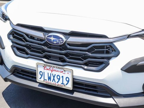 Certified 2024 Subaru Crosstrek 2.5i Limited w/ Crosstrek Mirror Package AWD/4WD image 11