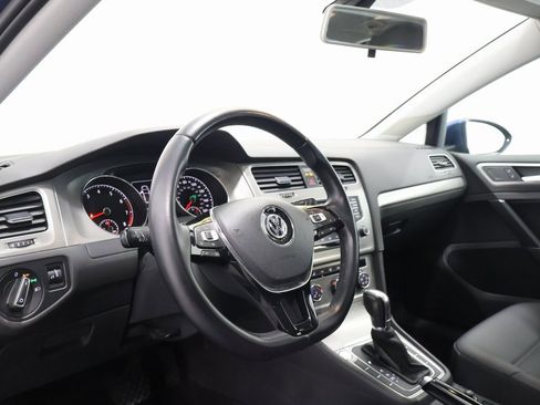 Used 2017 Volkswagen Golf Wolfsburg Edition image 15