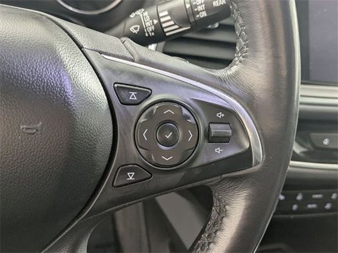 Used 2018 Buick Enclave Essence image 20