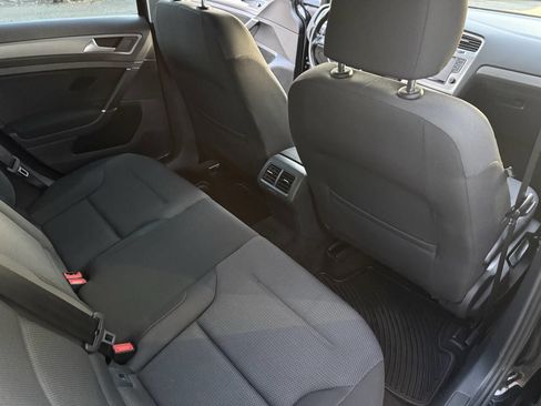 Used 2017 Volkswagen Golf S image 13