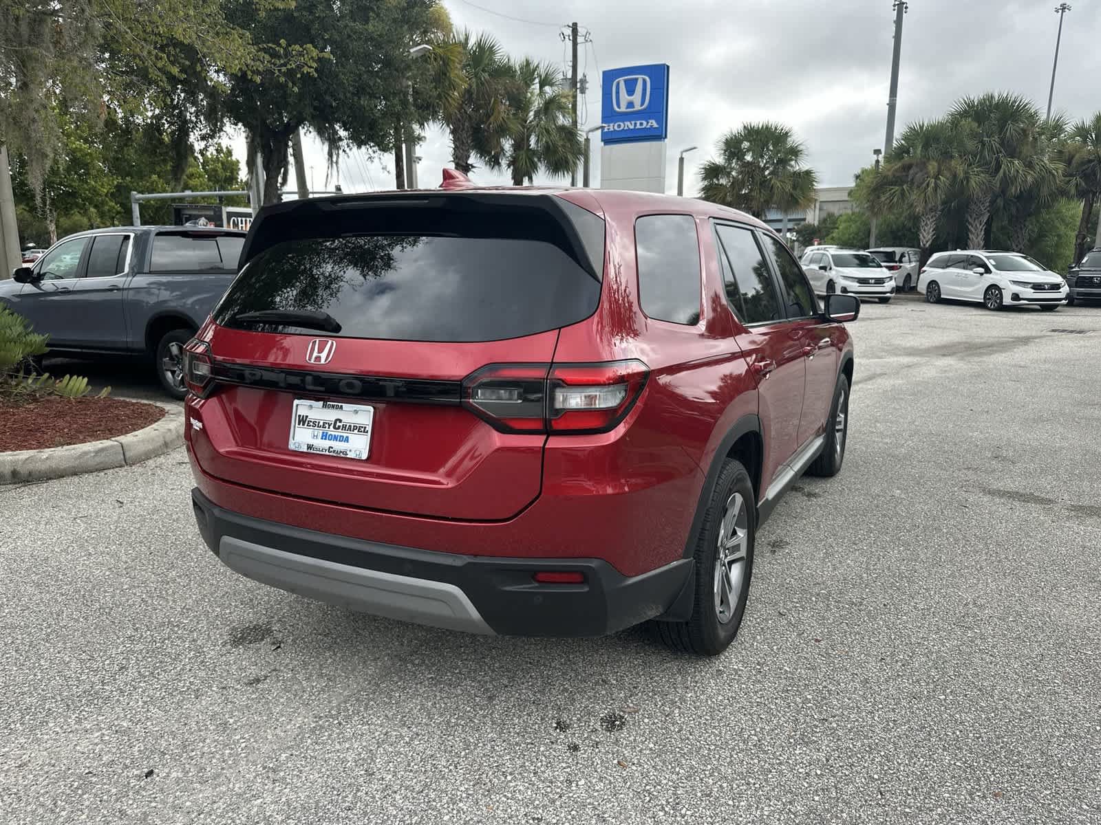Used 2023 Honda Pilot EX-L image 6
