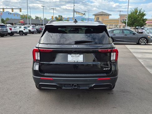 Used 2025 Ford Explorer ST-Line w/ ST-Line Street Pack AWD/4WD image 7