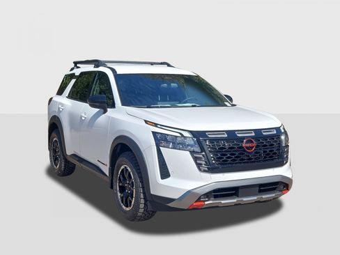 New 2026 Nissan Pathfinder Rock Creek image 3
