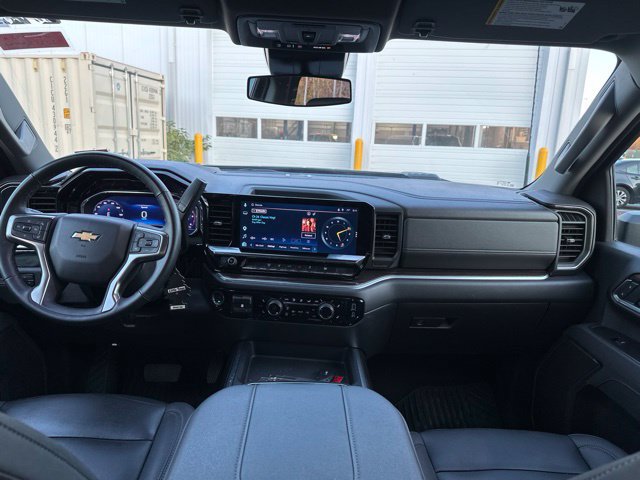 Used 2025 Chevrolet Silverado 2500 LT AWD/4WD image 17
