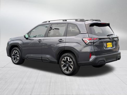 Certified 2025 Subaru Forester Premium AWD/4WD image 5