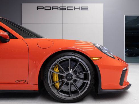 Certified 2018 Porsche 911 GT3 image 11
