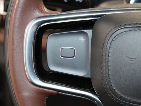 Used 2025 Lincoln Navigator Reserve image 23