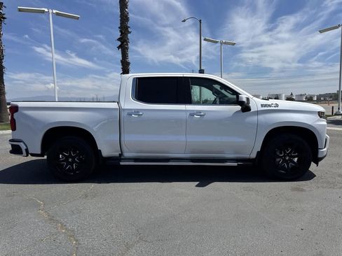 Used 2021 Chevrolet Silverado 1500 High Country w/ Technology Package image 3