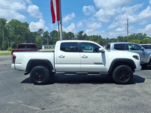 Used 2023 Toyota Tacoma TRD Pro AWD/4WD image 3