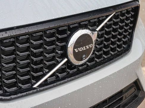 New 2025 Volvo XC40 B5 Plus w/ Protection Package Premier image 17