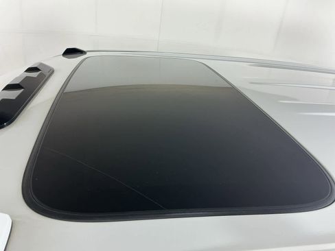 Used 2024 Chevrolet Silverado 2500 LTZ w/ LTZ Convenience Package image 16