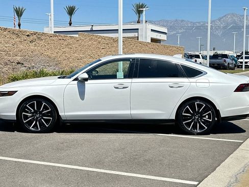 Used 2023 Honda Accord Touring image 7
