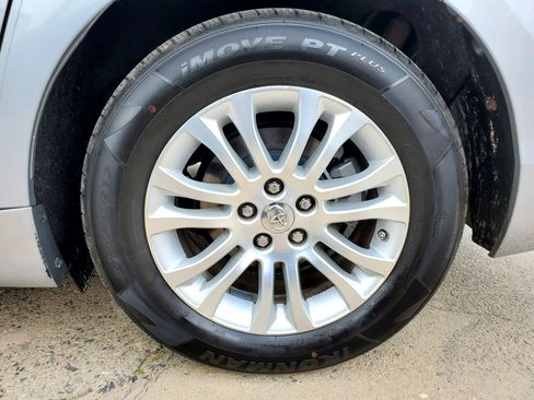 Used 2015 Toyota Sienna XLE FWD image 53