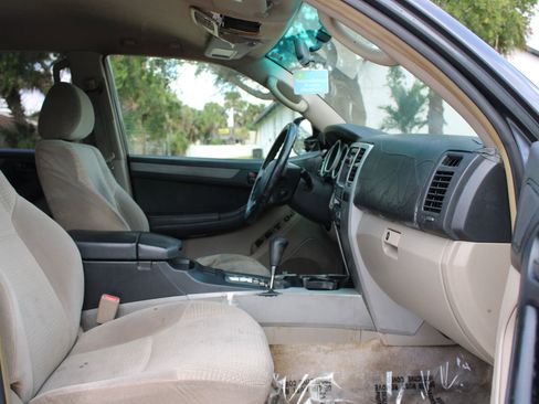 Used 2004 Toyota 4Runner Sport RWD image 18