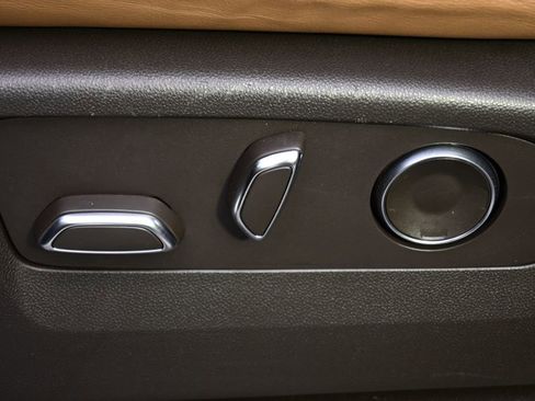 Certified 2021 Cadillac Escalade Premium Luxury AWD/4WD image 14