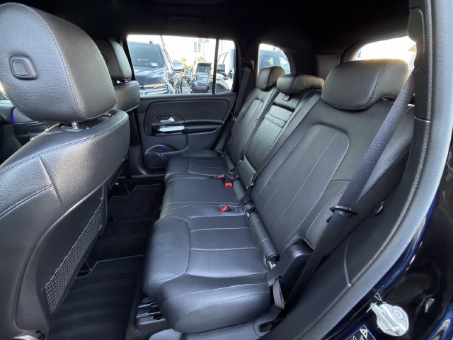 Used 2022 Mercedes-Benz GLB 250 4MATIC w/ Premium Package Lite image 28