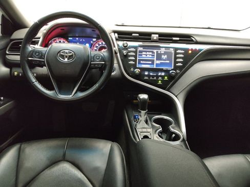 Used 2020 Toyota Camry XSE image 22