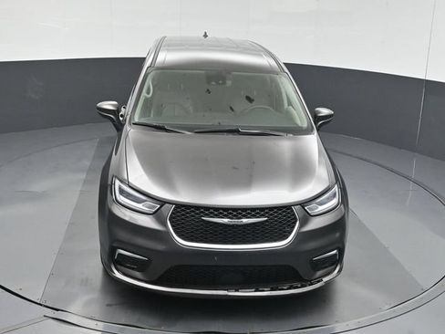 Used 2023 Chrysler Pacifica Touring-L FWD image 39