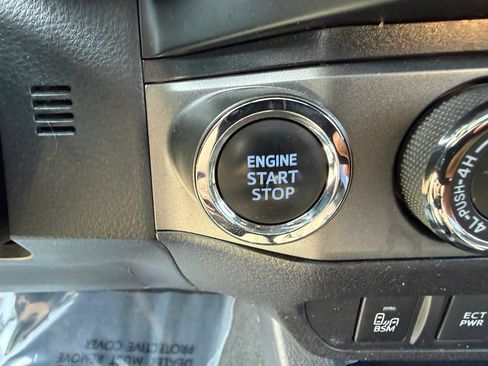 Used 2023 Toyota Tacoma TRD Sport w/ TRD Premium Sport Package AWD/4WD image 29