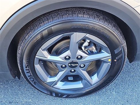 Certified 2025 Kia K4 LXS image 7