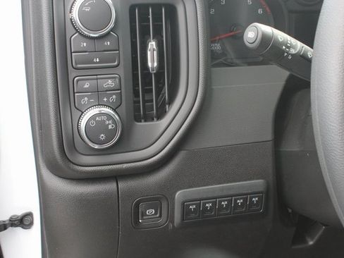 New 2026 GMC Sierra 2500 Pro w/ Convenience Package image 17