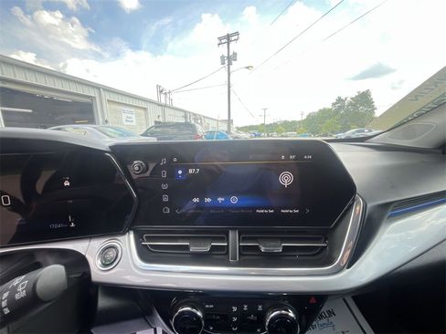 Used 2024 Chevrolet Trax LT w/ Driver Confidence Package image 16