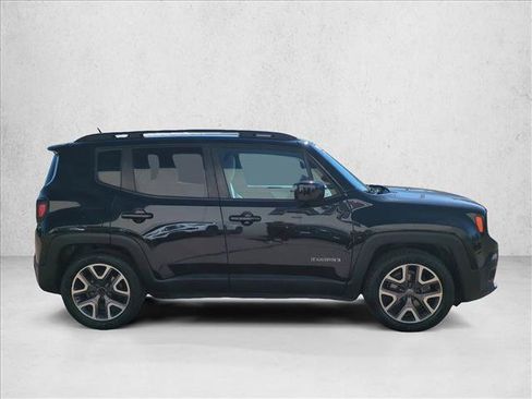 Used 2015 Jeep Renegade Latitude w/ Popular Equipment Group FWD image 4
