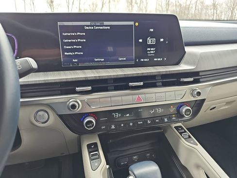 Used 2024 Kia Telluride EX w/ EX Captain's Chair Package FWD image 27