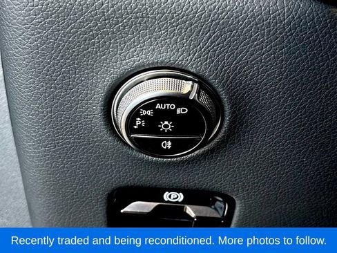 Used 2025 Mercedes-Benz GLC 300 4MATIC image 20
