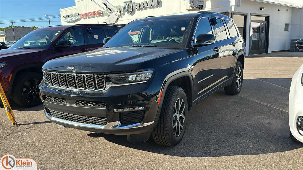 Used 2025 Jeep Grand Cherokee L Limited AWD/4WD image 1