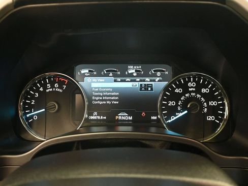 Used 2019 Ford F150 Lariat w/ Equipment Group 502A Luxury AWD/4WD image 32