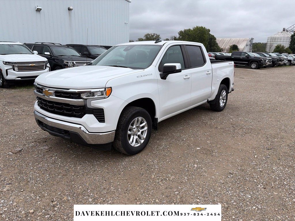 Used 2023 Chevrolet Silverado 1500 LT w/ Leather Package AWD/4WD image 1