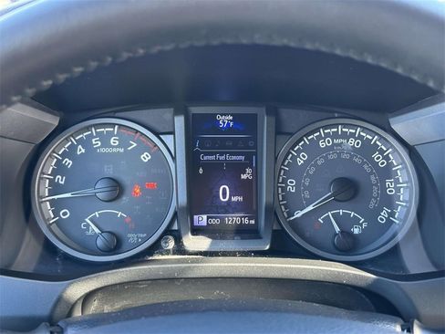 Used 2019 Toyota Tacoma TRD Sport image 11