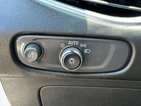 Used 2016 Chevrolet Malibu LT FWD image 17