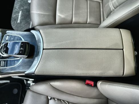 Used 2015 Mercedes-Benz C 300 Sedan image 21