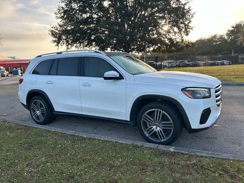 Used 2024 Mercedes-Benz GLS 450 4MATIC image 7