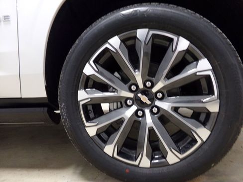 New 2025 Chevrolet Tahoe High Country image 36