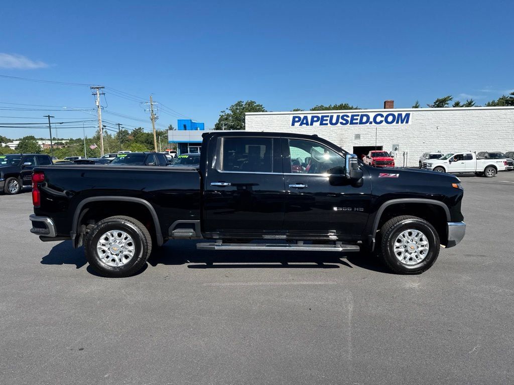 Used 2024 Chevrolet Silverado 2500 LTZ w/ LTZ Plus Package AWD/4WD image 3