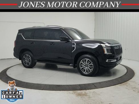 Used 2025 Nissan Armada SL w/ Captain's Chari Seat Package AWD/4WD image 1